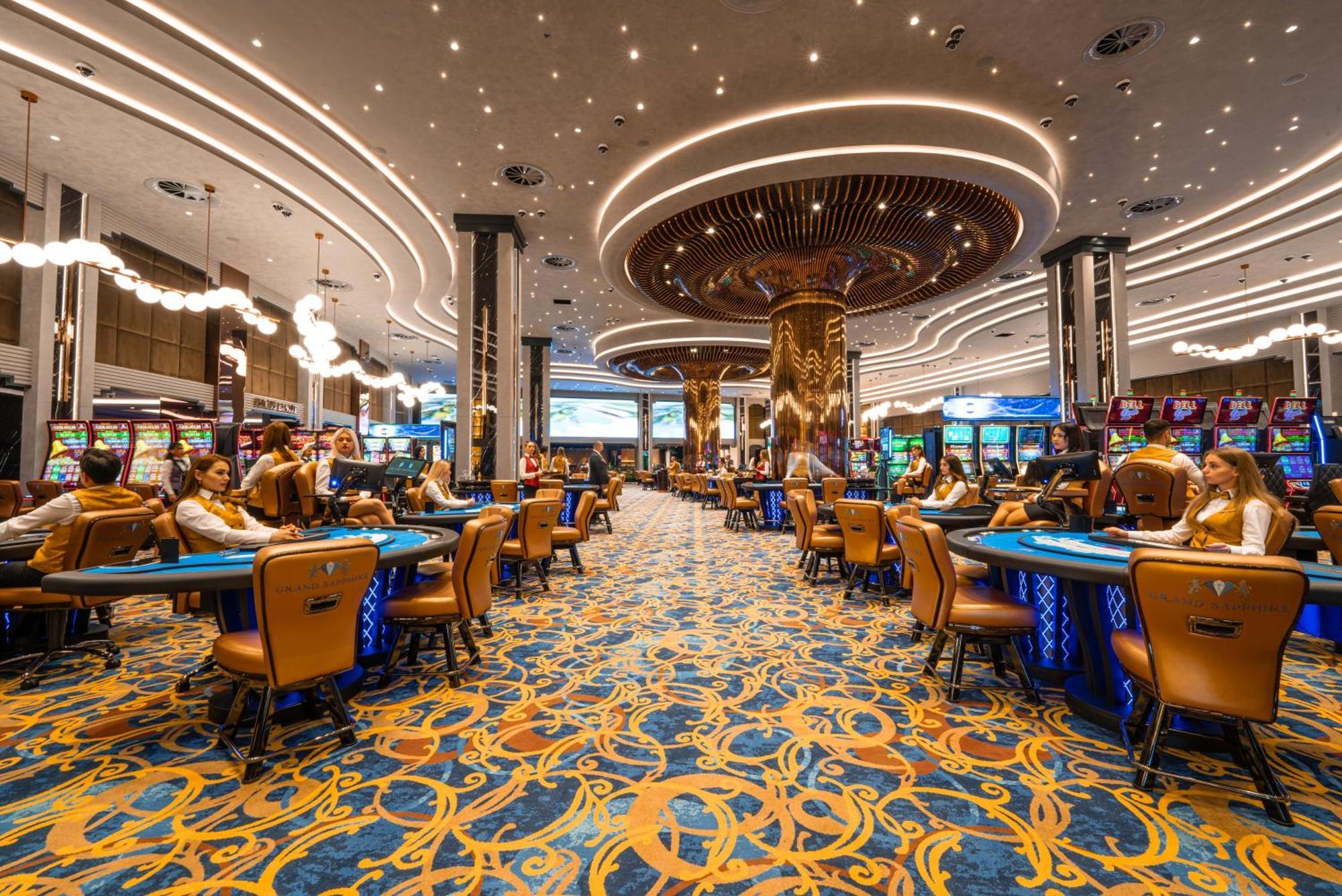 Grand Sapphire Resort & Casino Trikomo Exterior photo
